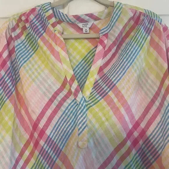 Crown & Ivy Women's Dolman Sleeve Split Neck Plaid Top size Medium - Picture 5 of 13